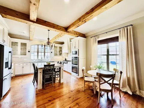 Kitchen - 1004 Sapphire Xing, Flowood, MS 39232 photo 1 of 2