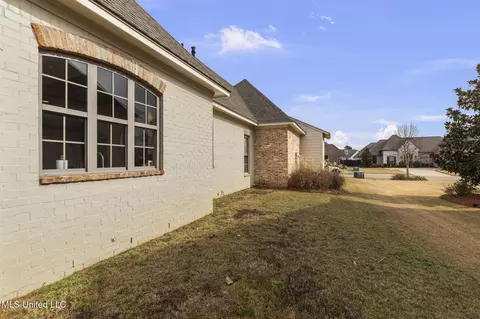 Exterior - 1004 Sapphire Xing, Flowood, MS 39232 photo 11 of 12