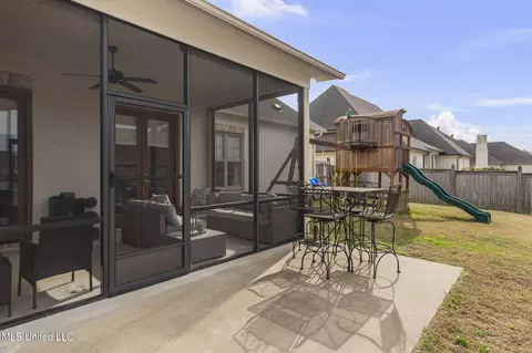 Exterior - 1004 Sapphire Xing, Flowood, MS 39232 photo 8 of 12