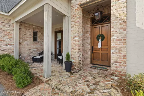 Exterior - 1004 Sapphire Xing, Flowood, MS 39232 photo 4 of 12