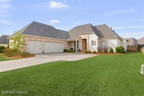 Exterior - 1004 Sapphire Xing, Flowood, MS 39232 photo 2 of 12