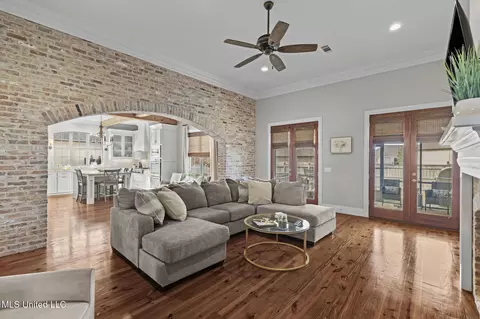Living - 1004 Sapphire Xing, Flowood, MS 39232 photo 2 of 2