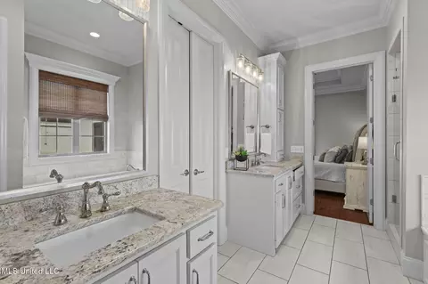 Bath - 1004 Sapphire Xing, Flowood, MS 39232 photo 2 of 7