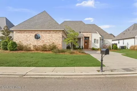 Exterior - 1004 Sapphire Xing, Flowood, MS 39232 photo 3 of 12