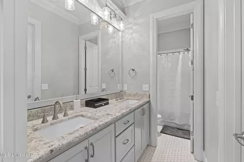Bath - 1004 Sapphire Xing, Flowood, MS 39232 photo 7 of 7