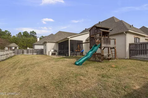 Exterior - 1004 Sapphire Xing, Flowood, MS 39232 photo 10 of 12