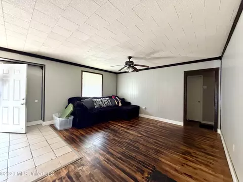 Living - 809 Robertson St, Brookhaven, MS 39601 photo 3 of 3