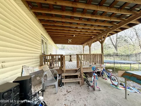 Exterior - 809 Robertson St, Brookhaven, MS 39601 photo 3 of 3