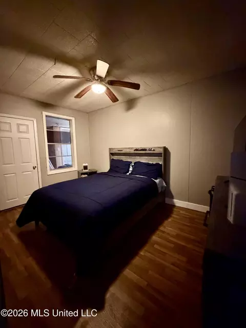 Bedroom - 809 Robertson St, Brookhaven, MS 39601 photo 3 of 4
