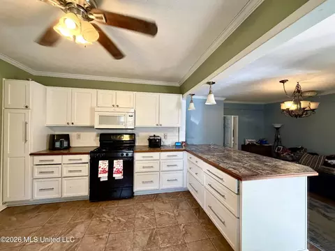 Kitchen - 809 Robertson St, Brookhaven, MS 39601 photo 2 of 5