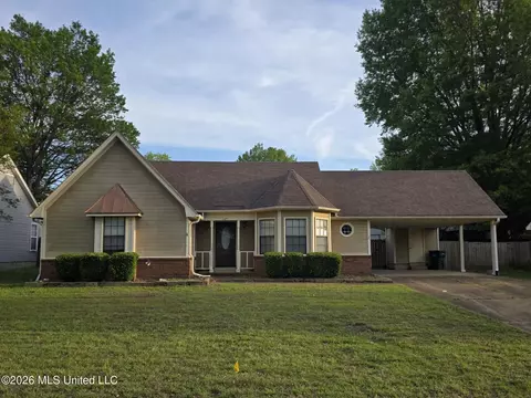 647 Woodsmoke Dr, Southaven, MS 38671