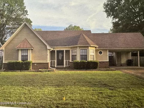 647 Woodsmoke Dr, Southaven, MS 38671