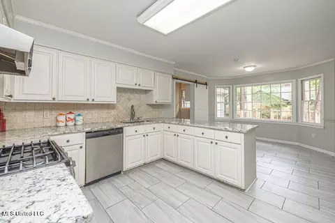 Kitchen - 5477 River Thames Pl, Jackson, MS 39211 photo 1 of 2