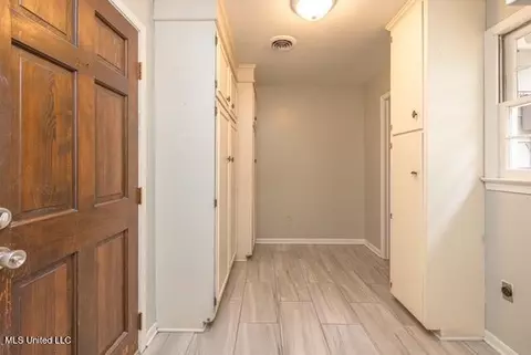 Entry Way - 5477 River Thames Pl, Jackson, MS 39211 photo 2 of 3
