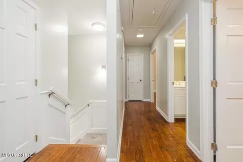 Entry Way - 5477 River Thames Pl, Jackson, MS 39211 photo 3 of 3