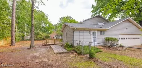 Exterior - 5477 River Thames Pl, Jackson, MS 39211 photo 2 of 4