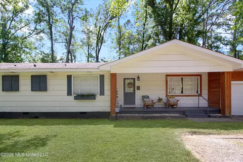 1849 Parkridge Dr, Jackson, MS 39211