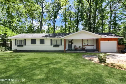 1849 Parkridge Dr, Jackson, MS 39211