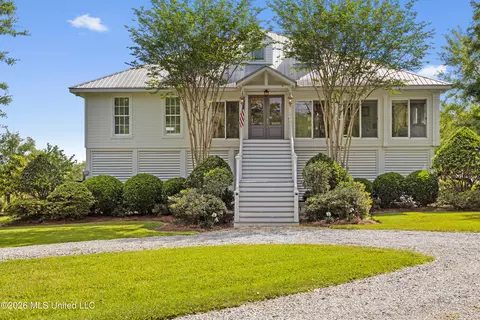 13130 Jordan Bluff Rd, Kiln, MS 39556