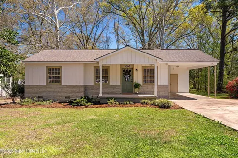 Exterior - 1005 S Jackson St, Brookhaven, MS 39601 photo 2 of 12