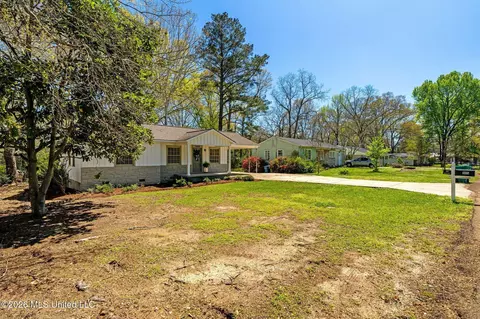 Exterior - 1005 S Jackson St, Brookhaven, MS 39601 photo 3 of 12