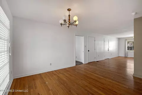 Living - 1005 S Jackson St, Brookhaven, MS 39601 photo 5 of 9