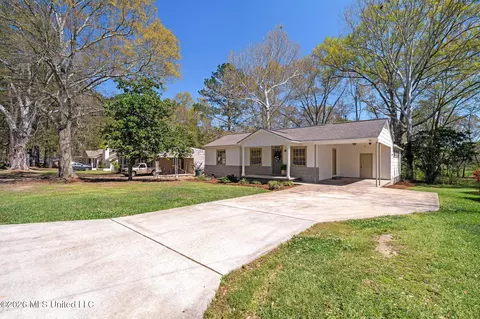 Exterior - 1005 S Jackson St, Brookhaven, MS 39601 photo 4 of 12