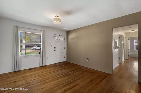 Living - 1005 S Jackson St, Brookhaven, MS 39601 photo 3 of 9