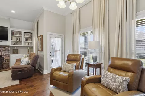 Living - 105 Owen St, Madison, MS 39110 photo 2 of 2