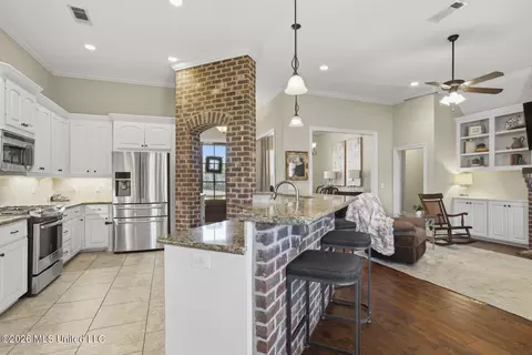 Kitchen - 105 Owen St, Madison, MS 39110 photo 2 of 4