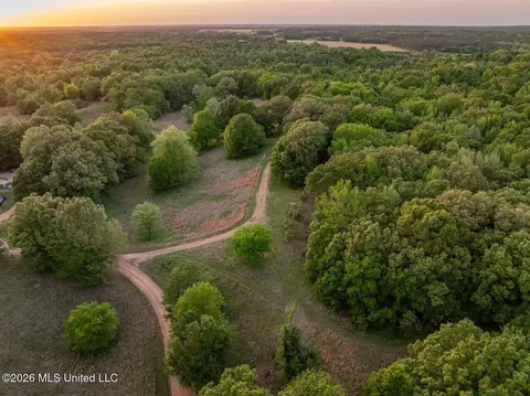 000 Hankins Rd, Sarah, MS 38665