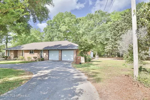 14143 Lumpkin Rd, Gulfport, MS 39503