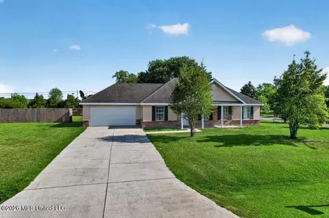 Exterior - 4 Arbor Bend Dr, Picayune, MS 39466 photo 2 of 5