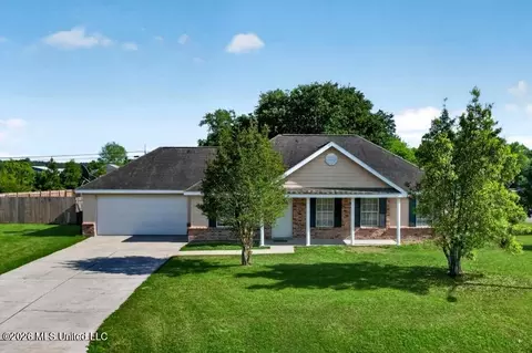 4 Arbor Bend Dr, Picayune, MS 39466