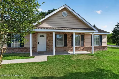 Exterior - 4 Arbor Bend Dr, Picayune, MS 39466 photo 3 of 5
