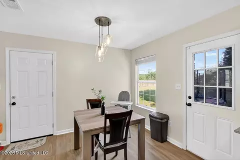 Dining - 4 Arbor Bend Dr, Picayune, MS 39466 photo 1 of 1