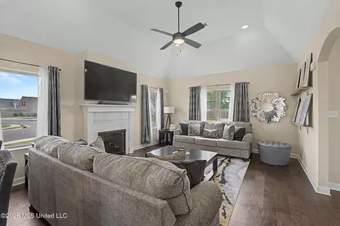 Living - 4960 Reunion Dr, Walls, MS 38680 photo 2 of 2