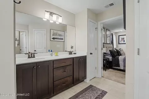 Entry Way - 4960 Reunion Dr, Walls, MS 38680 photo 2 of 4