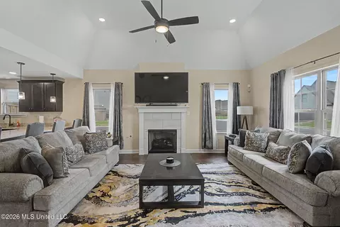Living - 4960 Reunion Dr, Walls, MS 38680 photo 1 of 2