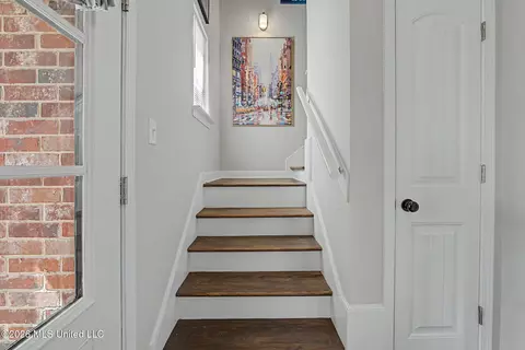 Entry Way - 4960 Reunion Dr, Walls, MS 38680 photo 3 of 4