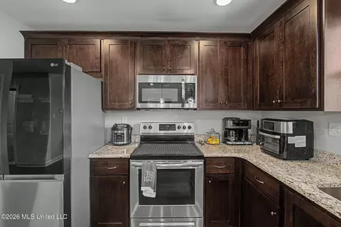 Kitchen - 4960 Reunion Dr, Walls, MS 38680 photo 3 of 3