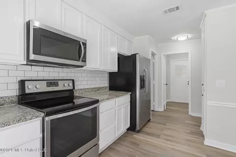 Entry Way - 312 Helmsley Dr, Brandon, MS 39047 photo 1 of 1