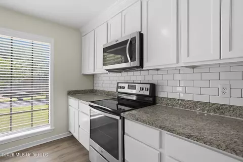 Kitchen - 312 Helmsley Dr, Brandon, MS 39047 photo 1 of 2