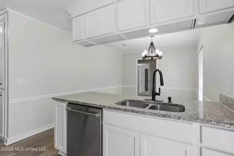 Other - 312 Helmsley Dr, Brandon, MS 39047 photo 4 of 9