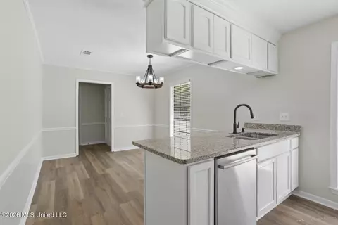 Other - 312 Helmsley Dr, Brandon, MS 39047 photo 5 of 9