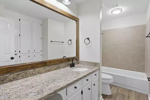 Bath - 312 Helmsley Dr, Brandon, MS 39047 photo 1 of 3