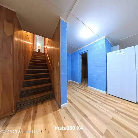 Entry Way - 178 Williams Ln, Lucedale, MS 39452 photo 2 of 3