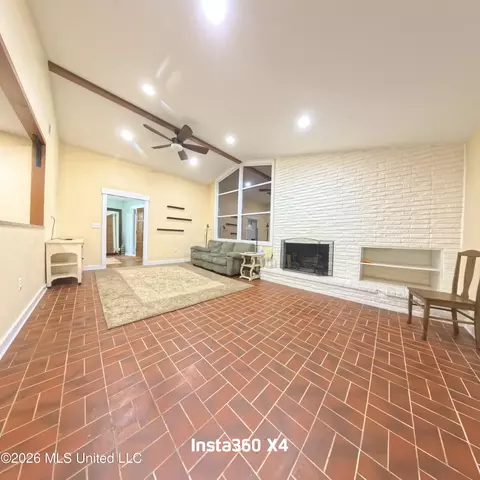 Living - 178 Williams Ln, Lucedale, MS 39452 photo 2 of 2