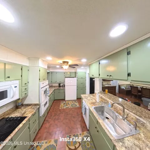 Kitchen - 178 Williams Ln, Lucedale, MS 39452 photo 3 of 3
