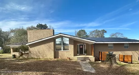 178 Williams Ln, Lucedale, MS 39452